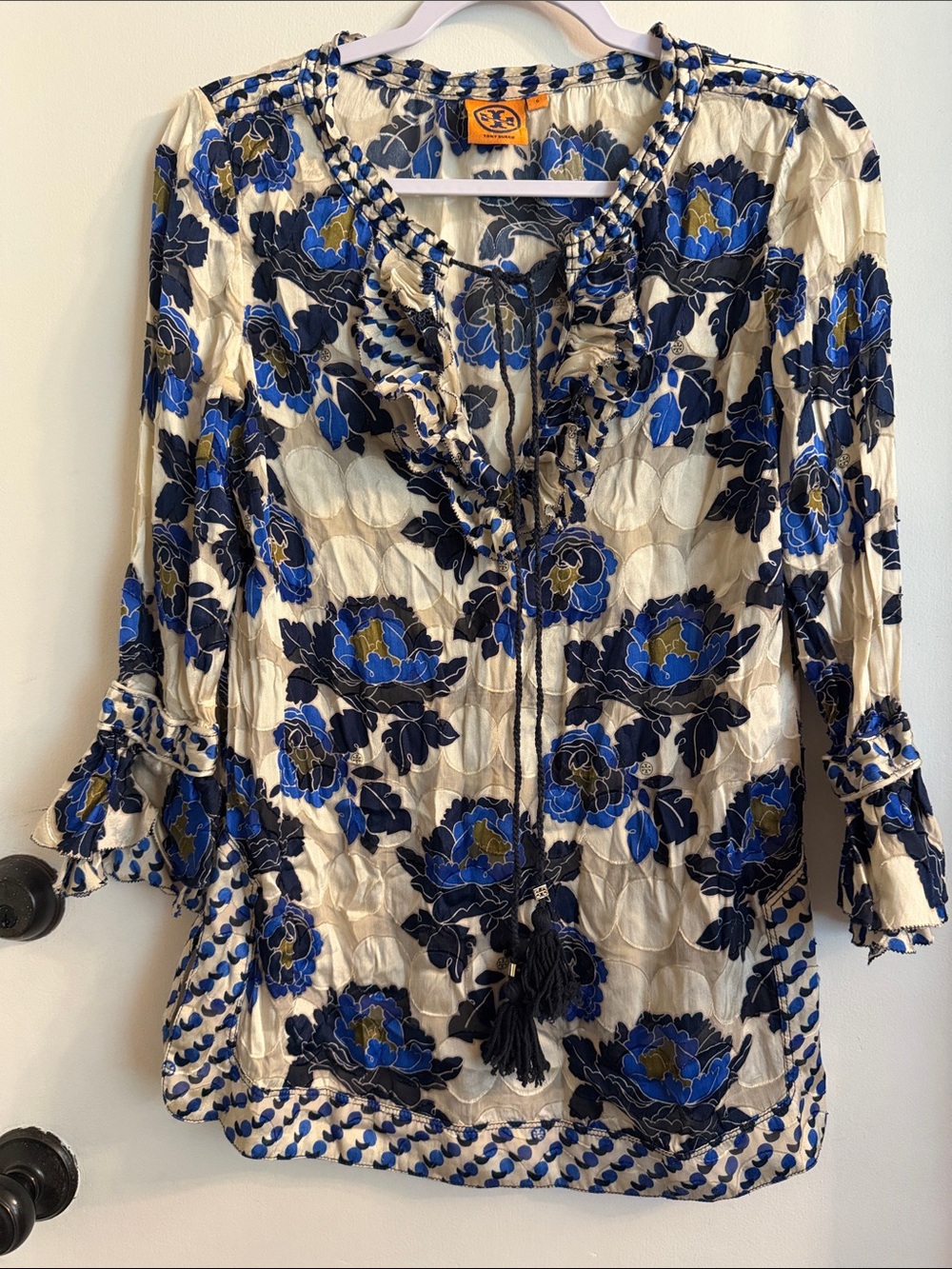 Tory Burch Blouse Women 6 Cream Blue Floral Silk Blend Long‎ Sleeve Tie Neck Art